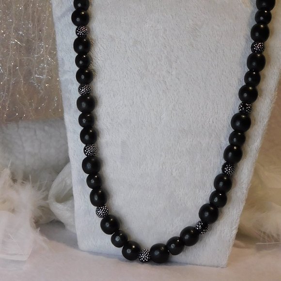 Black Beaded Necklace - Picture 10 of 13